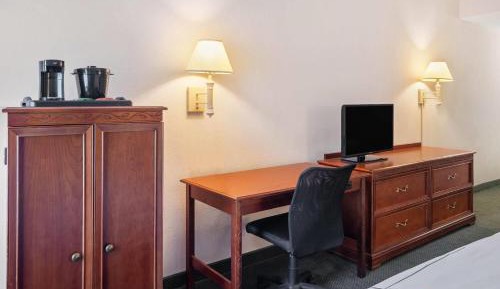 Deluxe Queen Room with Two Queen Beds