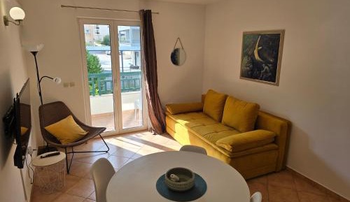 One-Bedroom Apartment with Balcony