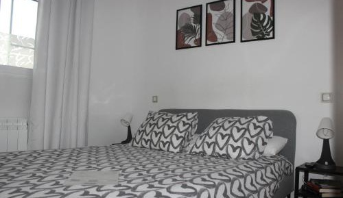 Queen Room with Shared Bathroom