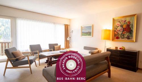 Apartment with Mountain View