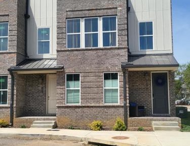 Three-Bedroom Townhouse