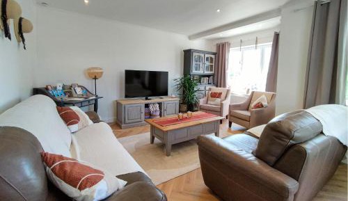 Five-Bedroom Holiday Home