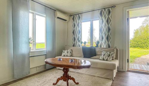 One-Bedroom Holiday Home