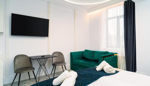 King Studio with Sofa Bed