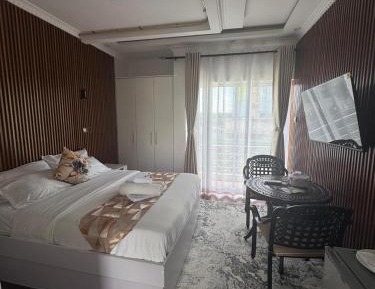 Deluxe Queen Room
