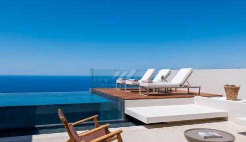Residence with Private Heated Pool