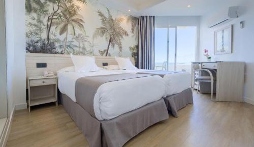 Double or Twin Room with Extra Bed with Sea View (2 Adults + 1 Child)