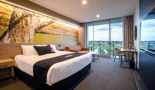 Deluxe Bridgeview Suite