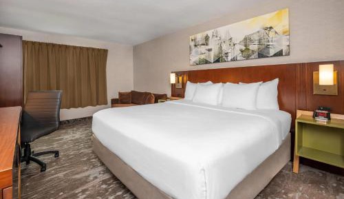 Room, 1 King Bed with Sofa Bed, 2nd Floor, Non-Smoking