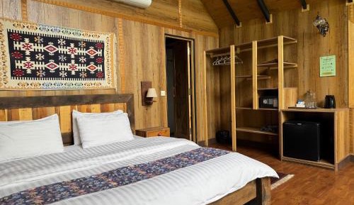 King Room with Mountain View