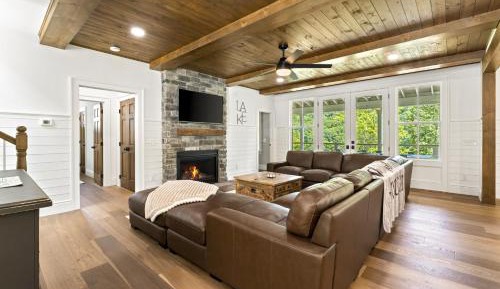 Seven-Bedroom House