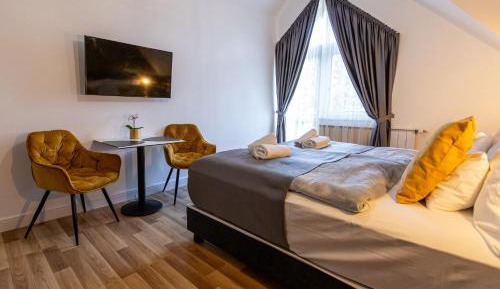 Queen Room with Balcony
