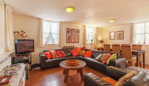 Three-Bedroom Holiday Home 