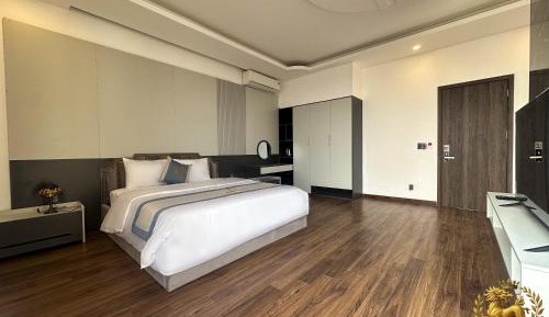 Suite with City View