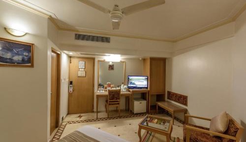 Deluxe Double or Twin Room