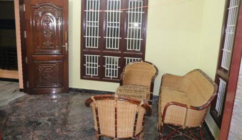 One-Bedroom Apartment with Balcony
