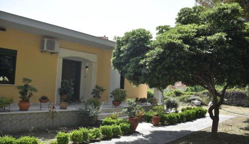 Three-Bedroom Holiday Home 
