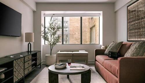One-Bedroom Apartment with Queen Bed and Sofa Bed