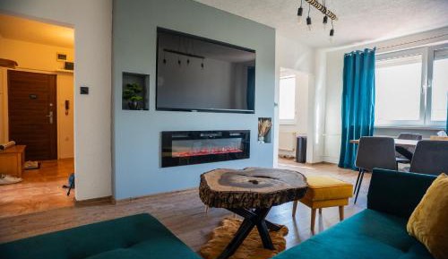 Two-Bedroom Apartment with Mountain View