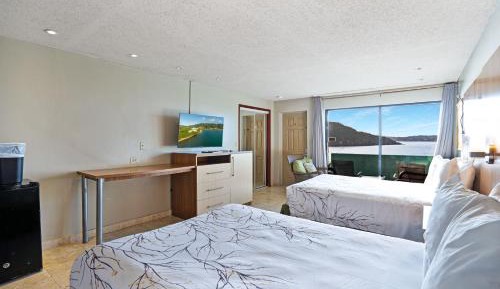 Ocean View Villa with Balcony 2 Double Beds