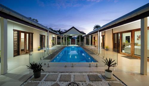  Four Bedroom Garden View Villa 100