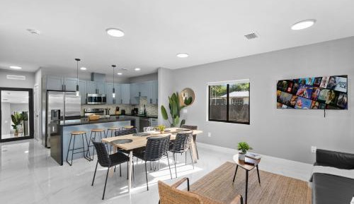 Four-Bedroom Loft Apartment