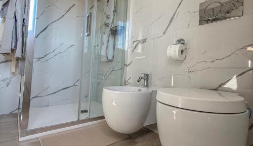 Deluxe Room (2 Adults + 1 Child)