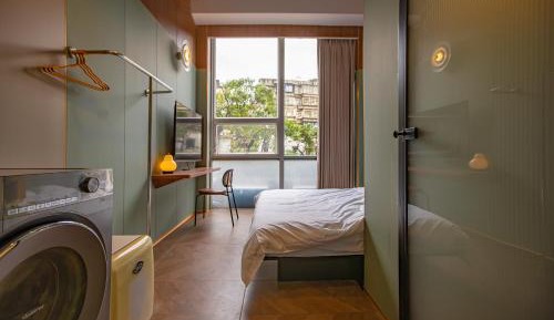 Superior One-Bedroom Apartment