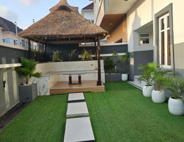 Villa with Garden View