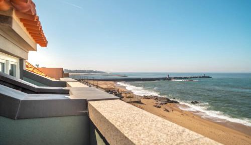 Two-Bedroom Apartment with Balcony and Sea View