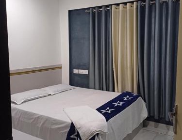 Deluxe Double Room (2 Adults + 1 Child)
