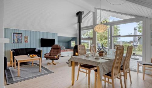 Three-Bedroom Holiday Home 