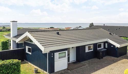 Three-Bedroom Holiday Home 