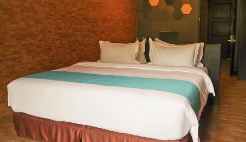 King Room with Pool View