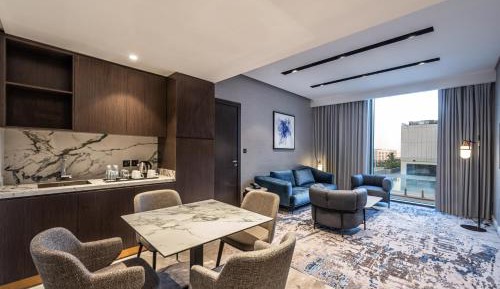 Deluxe Suite