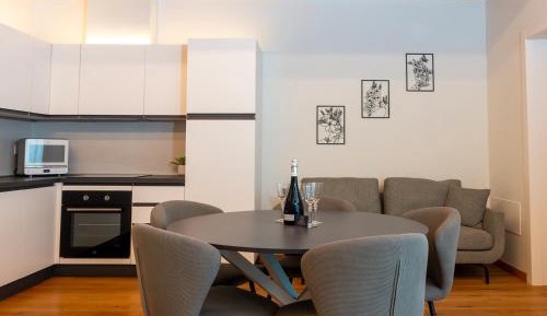 Superior One-Bedroom Apartment with Balcony