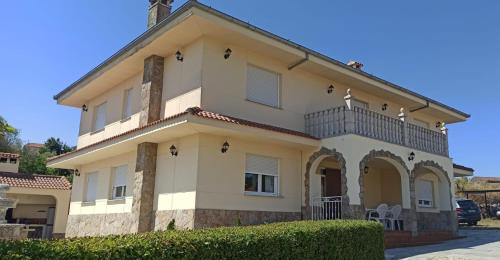 Seven-Bedroom House