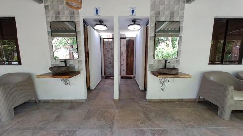 Basic Triple Room with Shared Bathroom