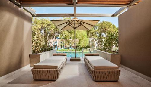 Deluxe Double Room with Side Sea View