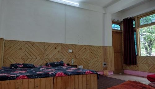6-Bed Mixed Dormitory Room