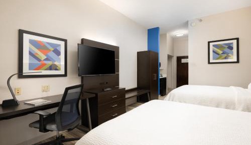 Standard Room with Two Queen Beds