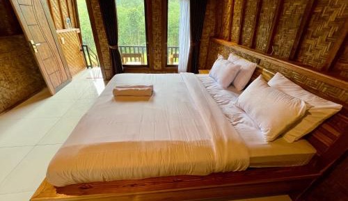 Queen Room with Garden View
