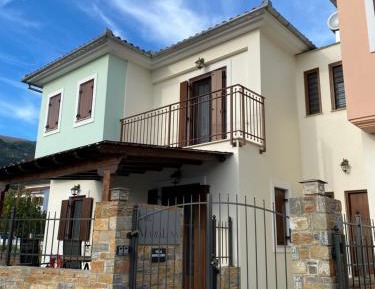One-Bedroom Apartment with Balcony