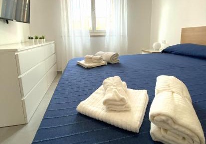 Three-Bedroom Apartment with Balcony
