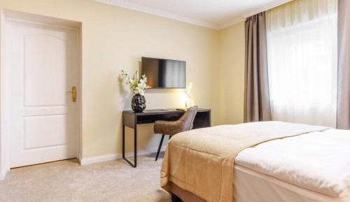 Double or Twin Room with Private Bathroom