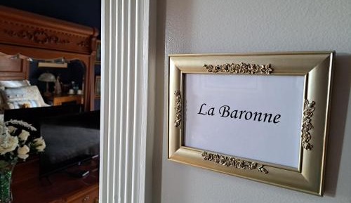 Queen Room with Shared Bathroom