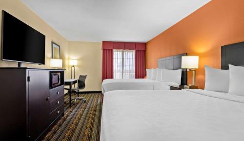 Queen Room with Two Queen Beds - Non-Smoking