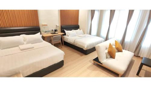 Deluxe Family Room