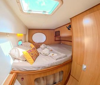 Deluxe Room (2 Adults + 1 Child)