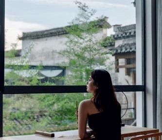 Suite with Mountain View